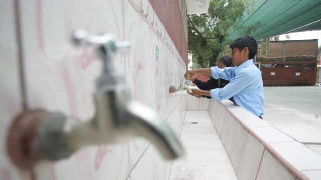 Sunass detecta 213 colegios públicos sin servicios de agua y con deudas de más de S/ 1 millón