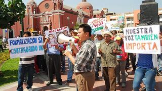 Bodegueros protestan contra proyecto de ley en el Cercado de Lima