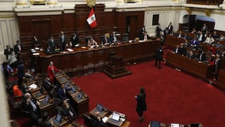 Congreso aprobó cuestión de confianza mientras Vizcarra disolvía el Parlamento