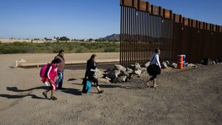 EE.UU.: Migrantes aumentan en la frontera pese a sofocante ola de calor