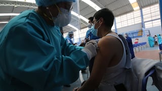 Investigan posibles irregularidades durante aplicación de vacunas contra el COVID-19 en Arequipa