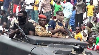Burkina Faso: presidente dimite con la condición de que militar golpista garantice su seguridad