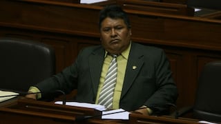 Congreso suspende 120 días a Emiliano Apaza