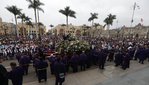 Misa y gran procesión de Corpus Christi en Plaza de Armas. (Foto: Alessandro Currarino / @photo.gec)