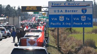 Canadá: policía despeja manifestantes del puente internacional Ambassador, frontera con EE.UU.