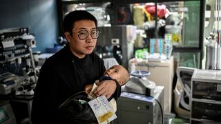 Para intentar salvar a su hijo, un padre chino desarrolla un laboratorio en su casa