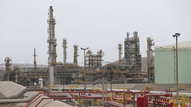 SNMPE: Sector hidrocarburos está “al borde del colapso” por caída del precio del petróleo y pandemia