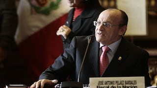 José Peláez: “Daniel Abugattás usa su inmunidad para lanzar improperios”