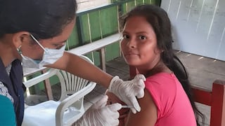 COVID-19: vacunan a comunidad nativa amazónica situada en la frontera del Perú con Brasil y Colombia