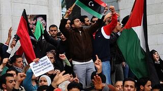 Manifestantes asaltan cuartel del gobierno de Libia