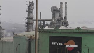 Paralizan operaciones de Repsol para carga y descarga de hidrocarburos en el mar tras derrame
