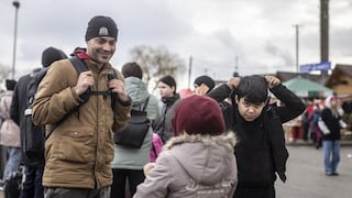 De una guerra a otra, un refugiado afgano en Ucrania huye a Polonia ante el avance ruso