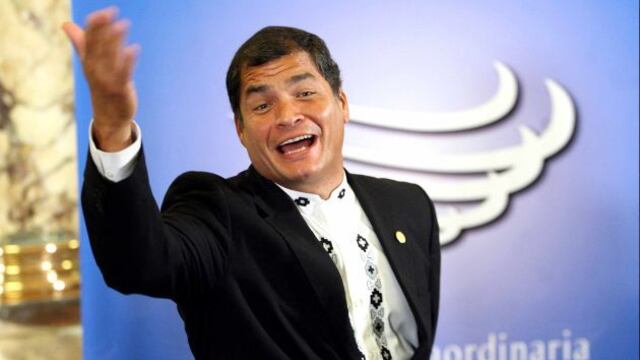 Correa nuevamente presiona a la prensa