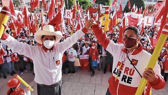 PLATA AL AGUA. Recursos asignados al partido que llevó a Pedro Castillo al poder se destinan a cualquier cosa menos a capacitación. Foto: Perú Libre.