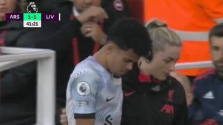 Luis Díaz enciende las alarmas: el volante se retira lesionado del Liverpool vs. Arsenal