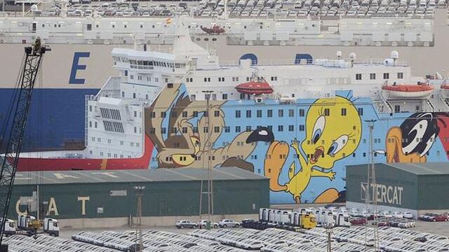 El increíble barco de los 'Looney Tunes' en el que se aloja la Policía española [FOTOS]