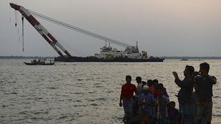 Bangladesh: Diez muertos y cientos de desaparecidos tras vuelco de ferry