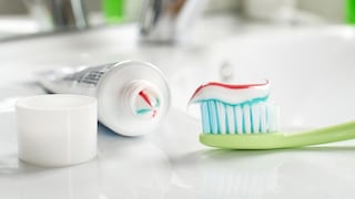 Algunas pastas de dientes y enjuagues bucales neutralizan el SARS-CoV-2 al 99,9% en minutos