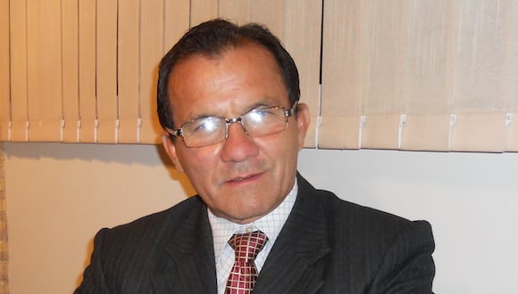 Dr. Sixto Enrique Sánchez Calderón.