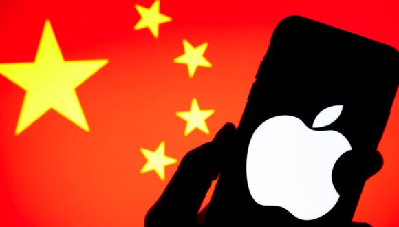 Apple elimina aplicaciones de Meta en China. (Composición)