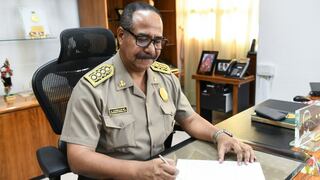 Generales de la Policía Nacional presentan declaración jurada de intereses