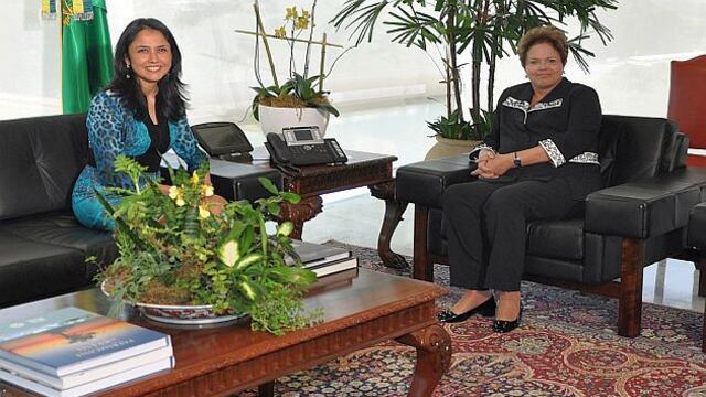 Nadine Heredia viaja a Brasil en el avión presidencial y con gran comitiva