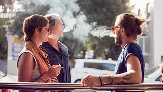 Fumar puede explicar por qué mueren más hombres que mujeres por COVID-19 en España 