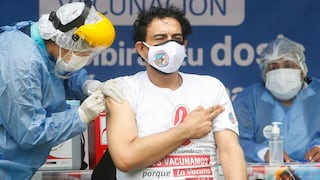 Ernesto Pimentel se vacunó contra el COVID-19: “Necesitamos más peruanos vacunados”