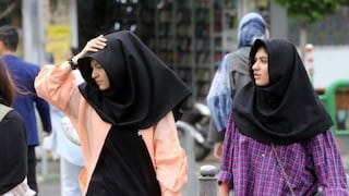 El régimen iraní ya ha amenazado a cerca de 2 mil mujeres por no llevar el velo