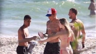 Paolo Guerrero y Thaísa Leal se divierten en las playas de Río de Janeiro [FOTOS]
