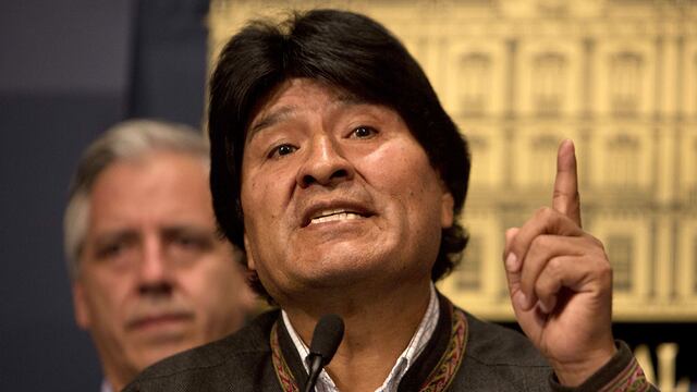 Evo Morales tilda a Carlos Mesa y Camacho como “conspiradores, discriminadores, golpistas y racistas”