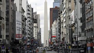 Argentina endurece toque de queda y clases serán virtuales otra vez en Buenos Aires