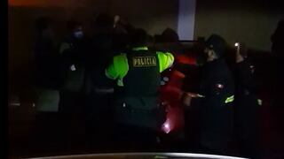 Arequipa: sujetos ebrios golpean a policías durante intervención a fiesta clandestina [VIDEO]