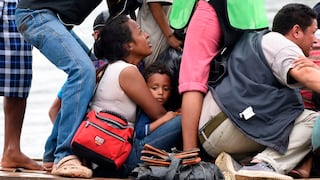 Las más impactantes fotos de la masiva migración de hondureños a México [FOTOS]