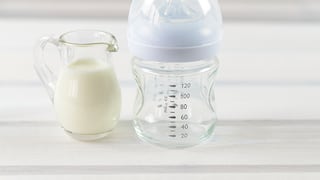 Mujeres donan leche materna frente a escasez de fórmulas en EE.UU.