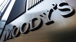 Moody's recorta la calificación a 15 grandes bancos del mundo