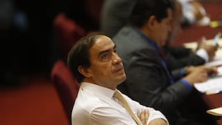 Yonhy Lescano: "Martín Vizcarra tiene el camino allanado" con archivamiento de denuncia