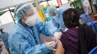 COVID-19: pacientes con VIH mayores de 18 serán vacunados en centros de salud que brindan tratamiento antirretroviral