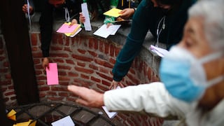 Santa Rosa de Lima: devotos se amanecen para dejar sus cartas y pedir por la familia | FOTOS
