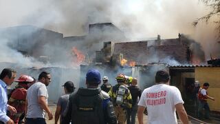 Incendio consume viviendas en el Cercado de Lima