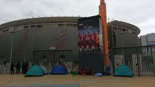 FOTOS: Acampan fuera del Nacional por entradas para el Perú-Uruguay