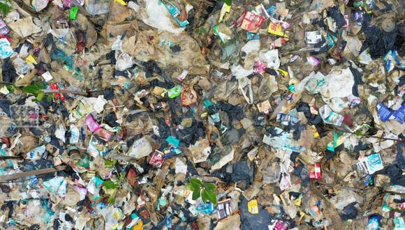 430 millones de toneladas de plástico virgen que son producidas cada año. 60% son de un solo uso y solo el 9% se recicla (Foto: WWF)