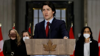Justin Trudeau anuncia más sanciones contra Rusia, cancela permisos de exportación