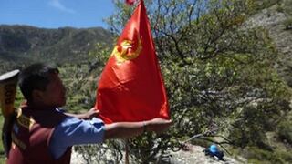 Ayacucho: Senderistas derriban torres de alta tensión y colocan banderas