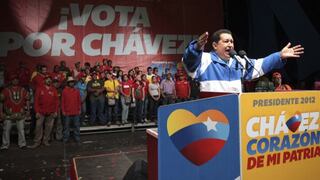 Capriles pide debate mientras Chávez llora
