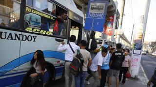 Descontento y caos por paralización de los buses del Corredor Morado [VIDEO]