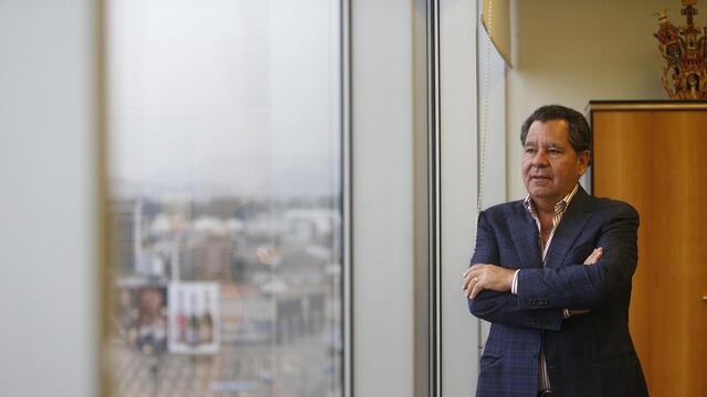 ¿Quién es Carlos Añaños, el probable próximo candidato presidencial de Perú Moderno?