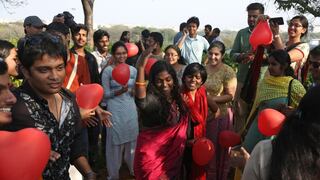Día de San Valentín: Marchan en India contra grupo que se opone a celebración