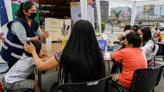 Bibliomóvil de BNP llega a Ancón y Ate para prestar libros a niños y jóvenes 
