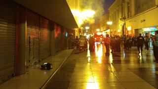 Incendio en tienda por departamento en Jirón de la Unión fue controlado [VIDEO]